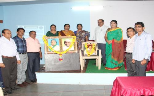 On the occasion of Rajiv Gandhi Akshy Urja Din, Principal Dr. Deepa Kshirsagar. vice Principal Dr. A.S. Hange, P.G. Director, Dr. Rekha Gulve and Departmental Staff