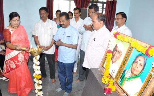 Dr. Jayant shewalekar & Dr. Mrs. D.B. Kshirsagar Principal