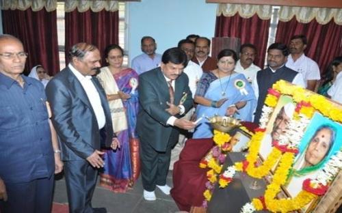 t the time of Inauguration of NCRAM-2016, Chief guest Prof.V.P.Rathod,(Gulbega Uni.) Dr.D.B.Dhaigude(Vice President MMS), Dr. M.D. Jahagirdar (President MMS), Principal Dr. Deepatai Kshirsagar